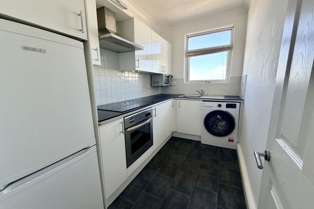 Flat 14, Florence Court Eastern Esplanade, Margate photo 4
