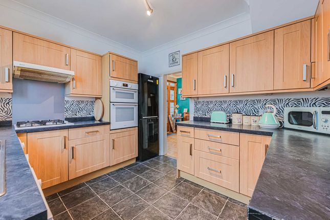 49, Poynings Avenue, Southend-on-sea photo 4