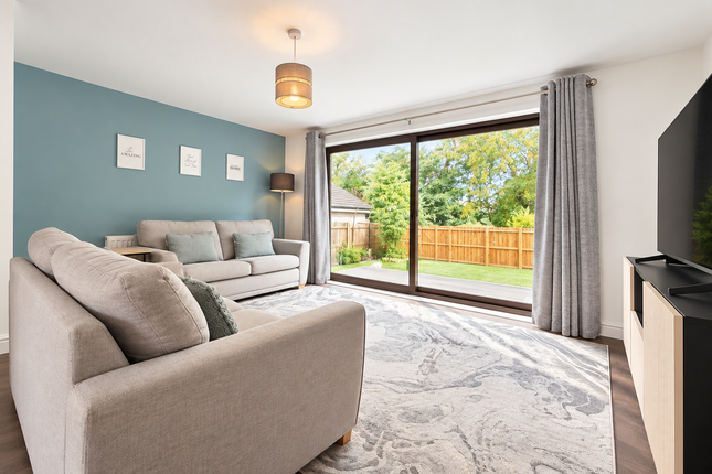 5, Acorn Crescent, Larbert photo 3