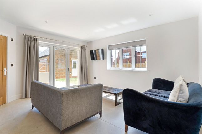 31, Hobart Way, Oxfordshire photo 4