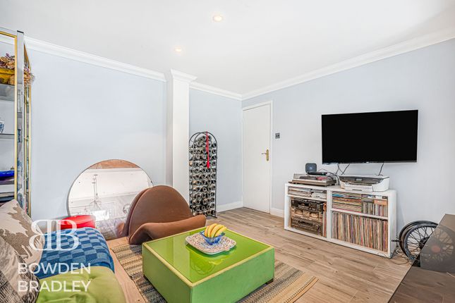 7 Heatherley Drive, Clayhall photo 4