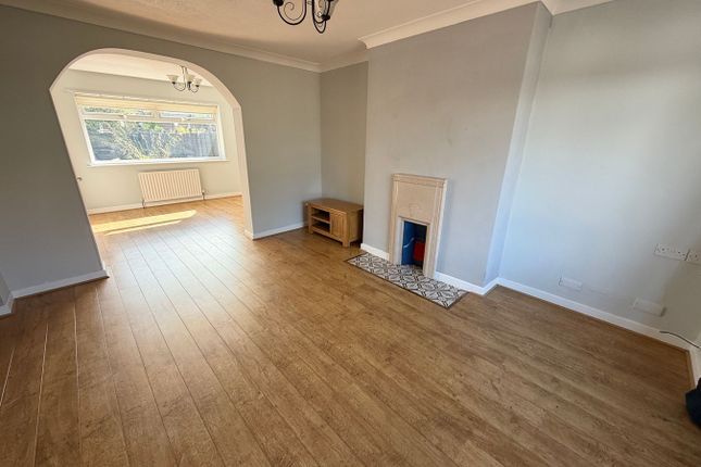22, Nab Wood Road, Shipley photo 2