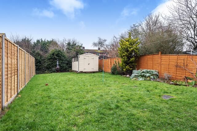 27, Falmouth Road, Reading photo 2