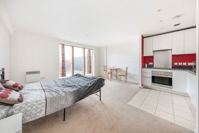 Flat 10, Westgate House, London Road, Isleworth photo 4