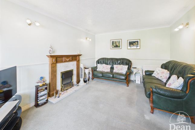 8, Nodens Way, Lydney photo 3