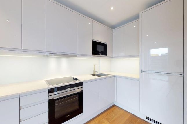 Flat to rent in Reverence House, Colindale Gardens