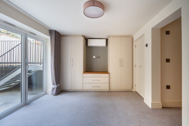 Property to rent in Oakfield Place, Bristol