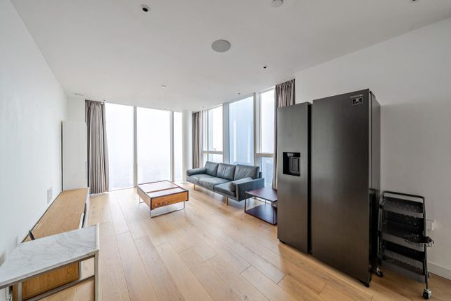 136 Skyline Apartments, Devan Grove, London photo 4