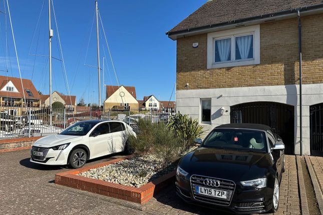 15, Bryher Island, Portsmouth photo 2