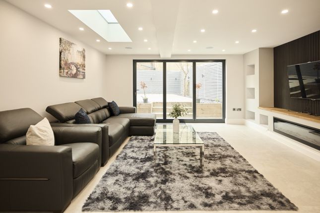 30, Grayling Road, London photo 2