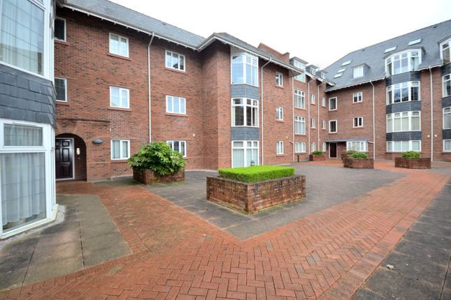 Thumbnail Flat to rent in Station Road, Wilmslow