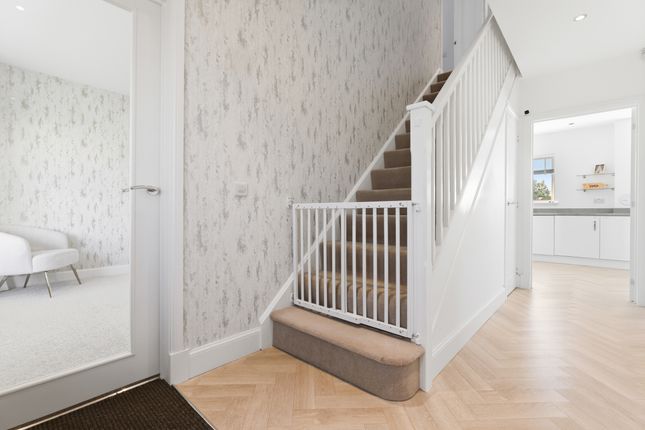 4 Lint Mill Road, Lenzie, Glasgow photo 5