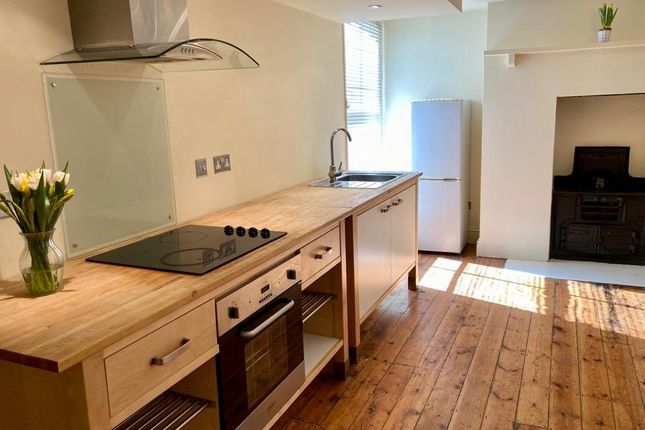1b, Charman Road, Redhill photo 2