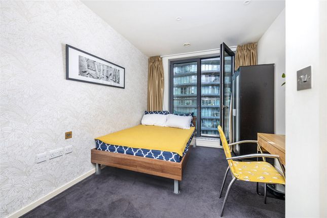 Flat for sale in 12 Baltimore Wharf, Canary Wharf, London