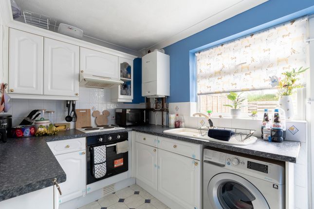 27 Crowhurst Close, Lowestoft photo 4