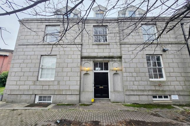 3-bed flat on 154, Hutcheon Street, Flat 5 - 2FF, Store and Parking Space, Aberdeen, £45,000