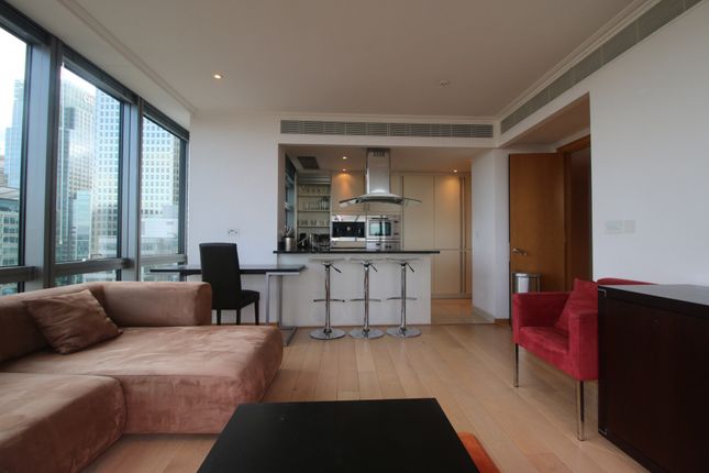 Thumbnail Flat to rent in London Marriott West India Quay Hotel, 22 Hertsmere Road, London
