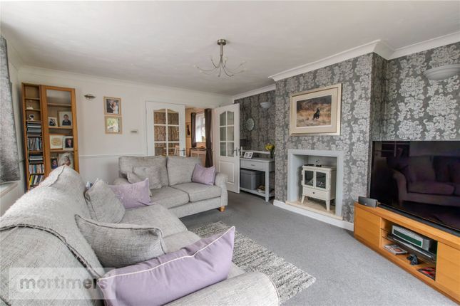 15, Fernlea Avenue, Lancashire photo 4