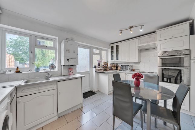 37, Toorack Road, Harrow photo 3