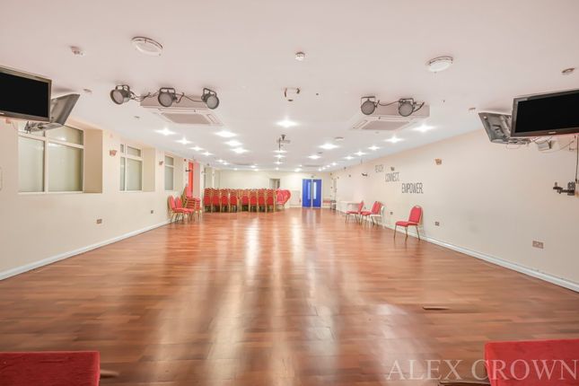 00TT, London Family Centre, Chichester Court, Royal Coll, Kentish Town photo 2