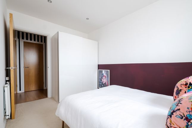 Flat for sale in Miles Road, London