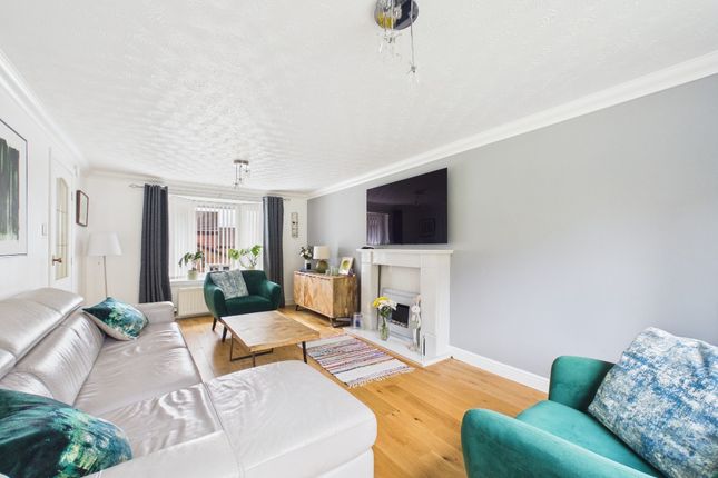 18, Mclaren Grove, East Kilbride photo 4