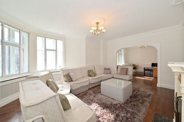 Flat to rent in Marylebone Road, London