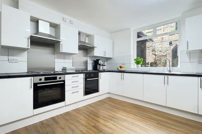 53 Brookhill Road, London photo 2