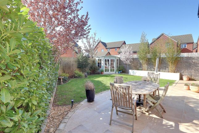 12, School View, Newent photo 2