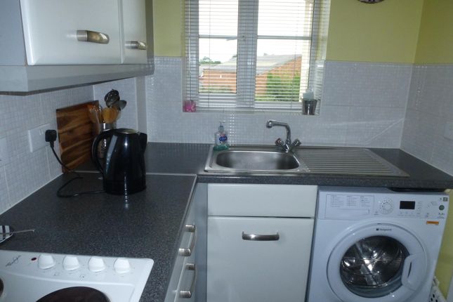 Flat to rent in Thornbury Road, Walsall