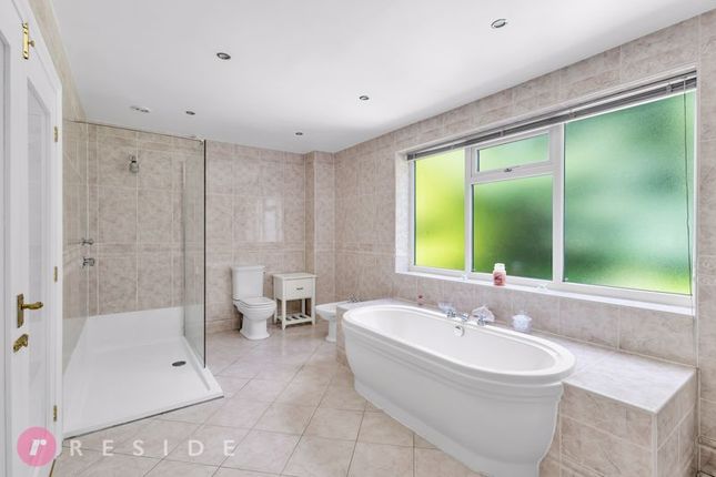 En-Suite Bathroom