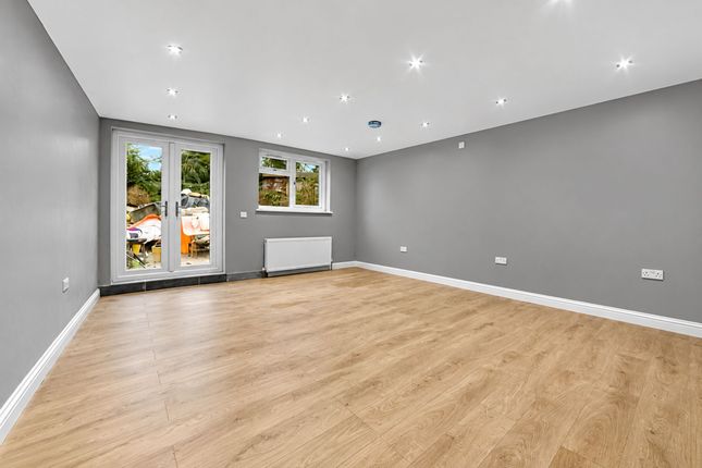 154 Carshalton Road, Sutton photo 2