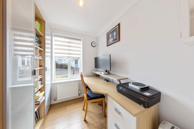 13, Violet Court, Sittingbourne photo 4