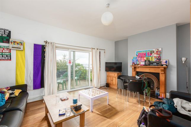 Trafalgar Place, Swansea photo 3