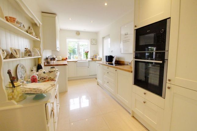 Semi-detached house for sale in Park Lane, Cheshunt, Waltham Cross