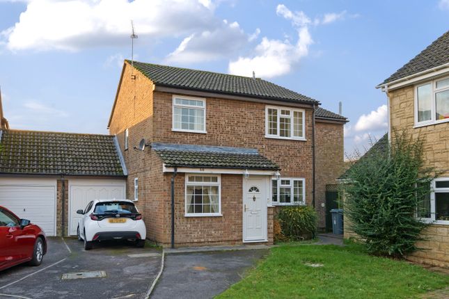 Link-detached house for sale in Oakfield Road, Carterton, Oxfordshire