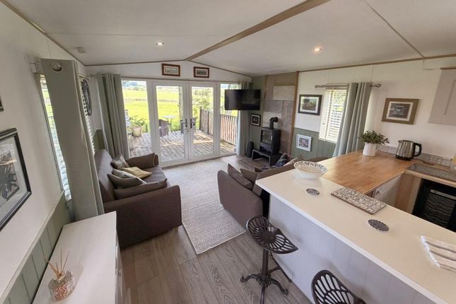 Holiday Home, Bespoke ABI Summer Breeze, Station Road, Clapham photo 2