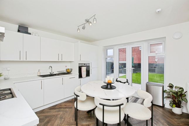 34, Violet Rise, Burton-on-Trent photo 3