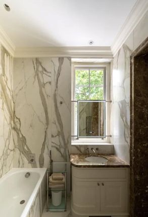 Flat 4, 46, Onslow Square, London photo 4