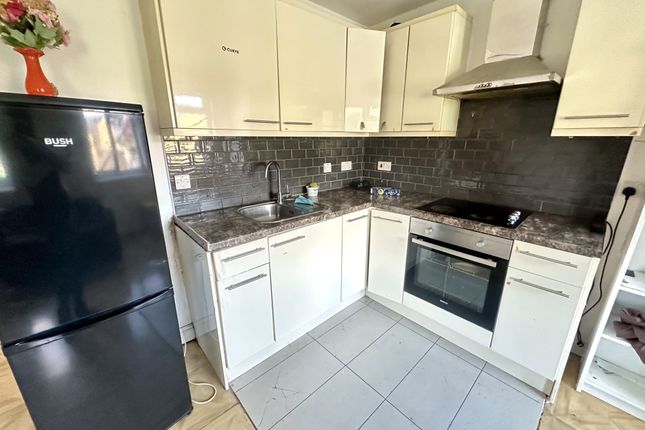 Flat 3b, Efta House, Southall photo 2