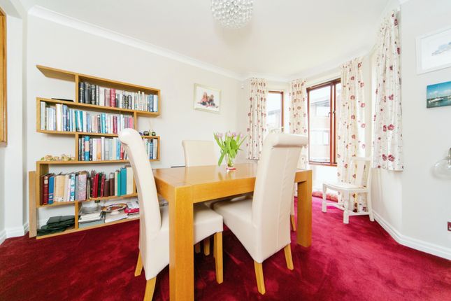 Flat for sale in Kings Court, Hoylake, Wirral, Merseyside