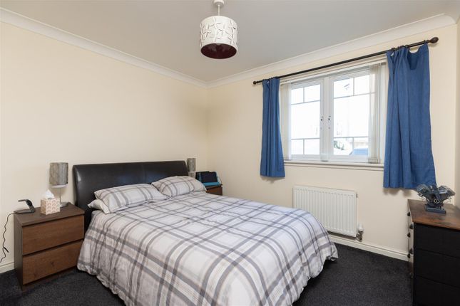 Flat for sale in Simpson Square, Perth