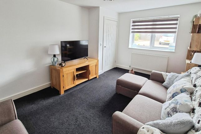 18, Sandown Close, Burntwood photo 4