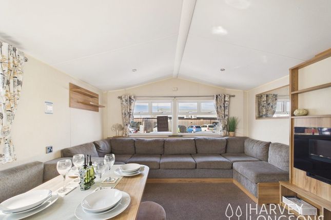 3-bed caravan on Felixstowe Beach Holiday Park, Walton Avenue, Felixstowe, £35,995