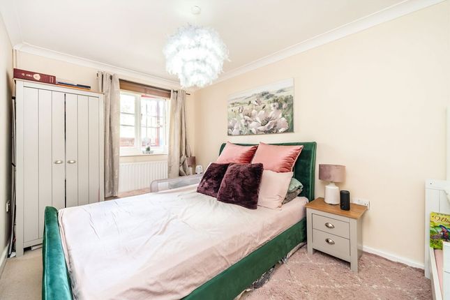 Flat 19, Bordeston Court, The Ham, Brentford photo 4