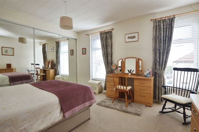 27, Whitleigh Avenue, Devon photo 4