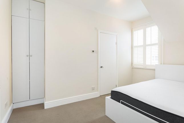 76 Fulham Park Gardens, London photo 3