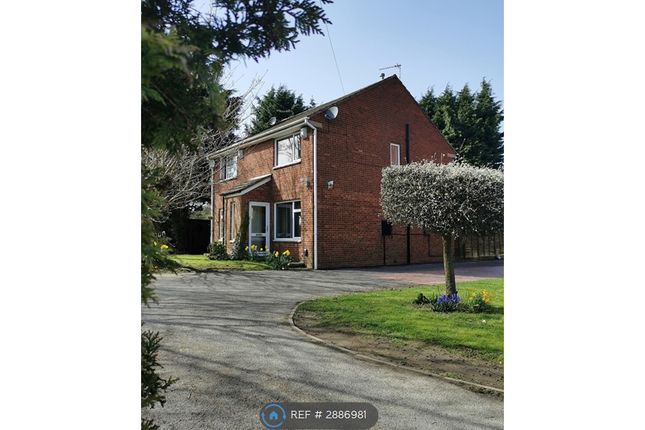 2-bed house on Melton Close, Leeds, £1,350/mo