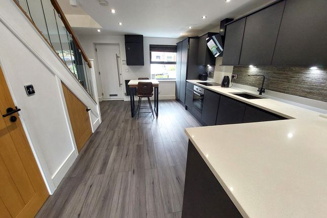 37, Stonemere Drive, Manchester photo 3