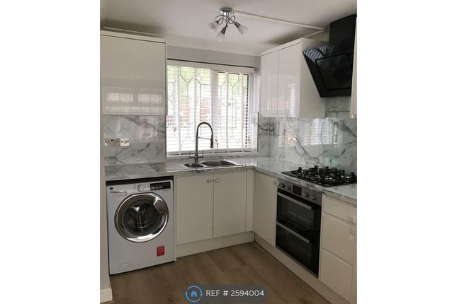 Lovely, Modern, Bright Open Plan Kitchen